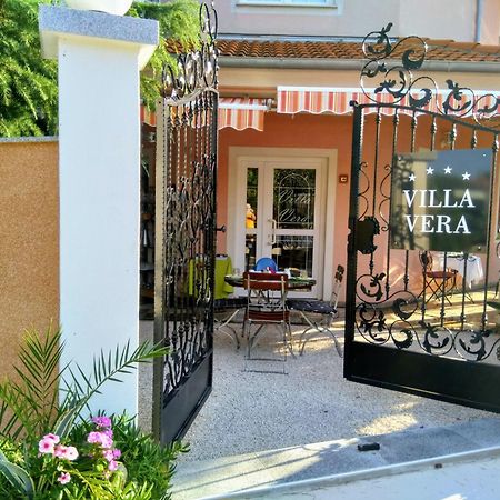 Hotel Villa Vera 2 Fažana Extérieur photo