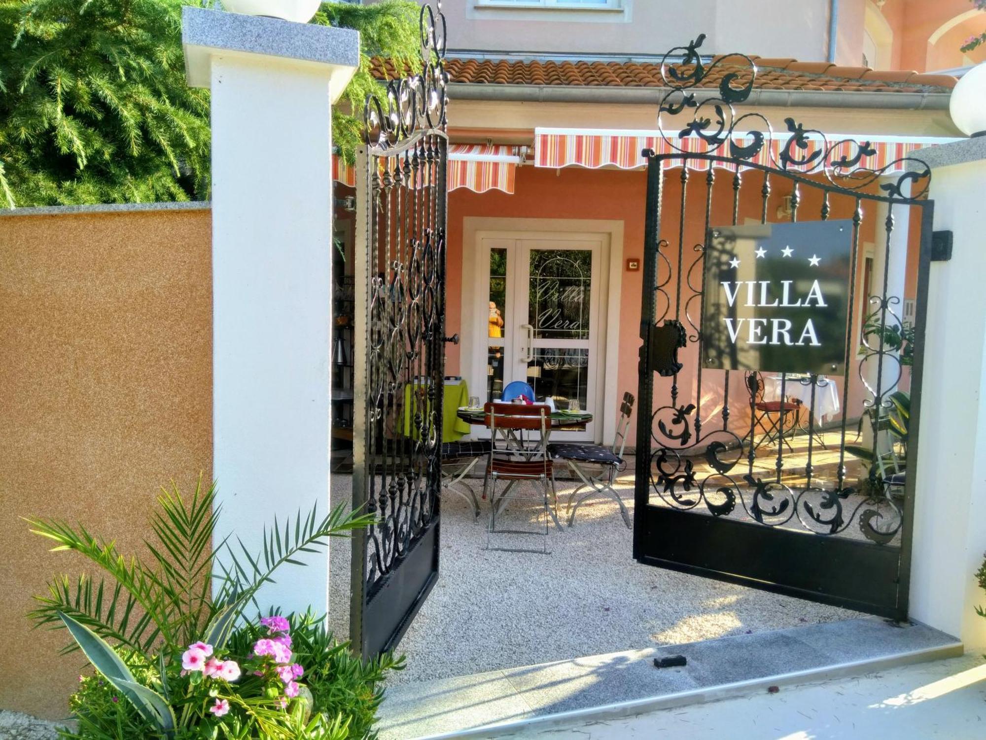 Hotel Villa Vera 2 Fažana Extérieur photo
